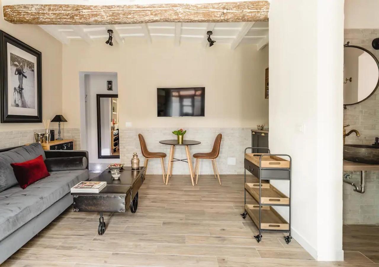 Apartment Paradise In Campo Dei Fiori-navona Square Few Steps From Vatican *